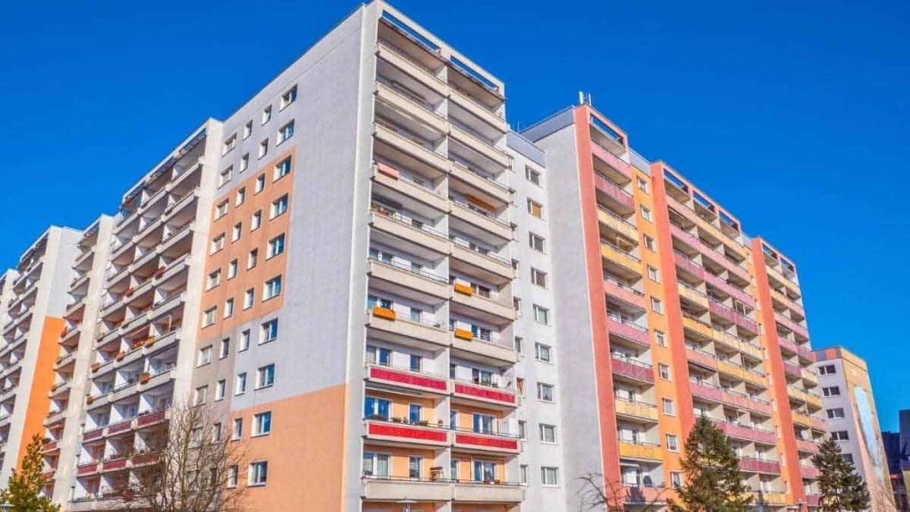 La nouvelle est tombée il n’est désormais plus possible d’accéder à un logement social au-delà de ce revenu