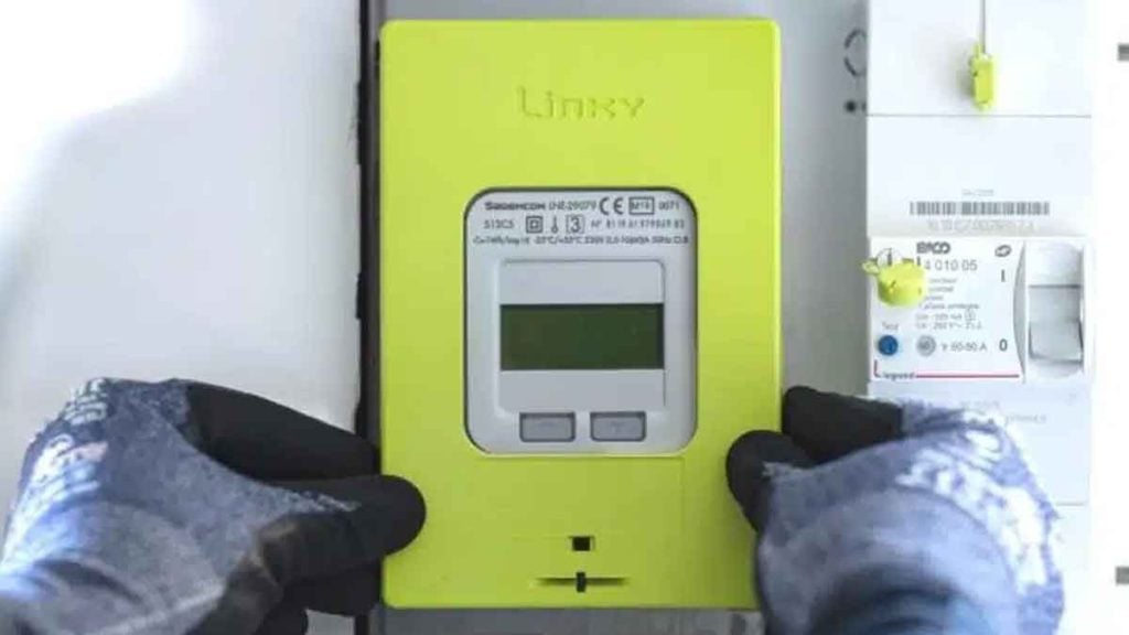 Le compteur Linky cache cette prise invisible, ceux qui la connaissent font d’énormes économies