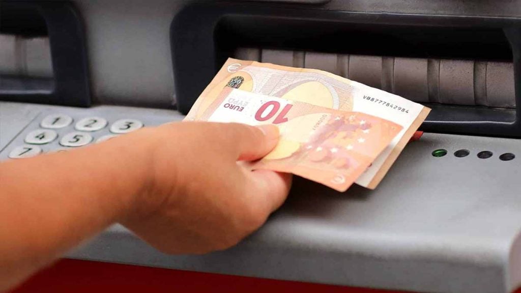 Virements bancaires suspendus en 2026Â les dates et les solutions